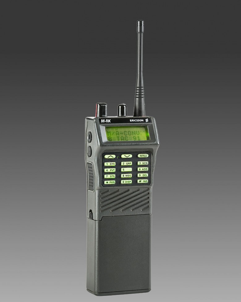 MRK M-RK M/A-Com MACom GE Ericsson Portable UHF Radio 
